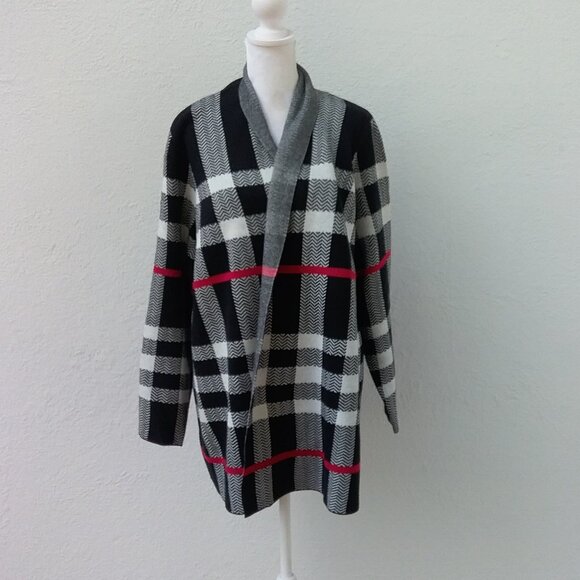 Leo & Nicole Sweater Cardigan Women's 1X Red Black Plaid Open Acrylic Preppy - Picture 2 of 8